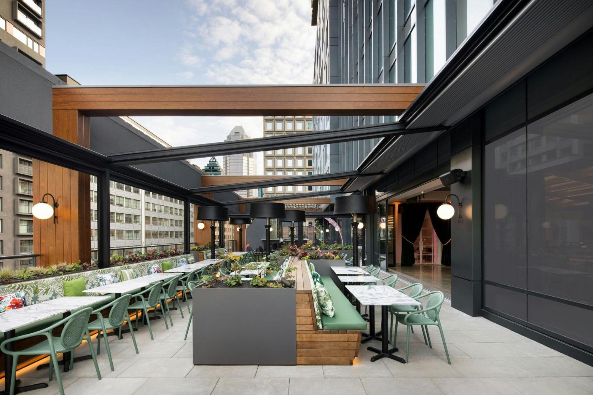Honeyrose Hotel, Montreal, A Tribute Portfolio Hotel Esterno foto The rooftop bar at The Standard London