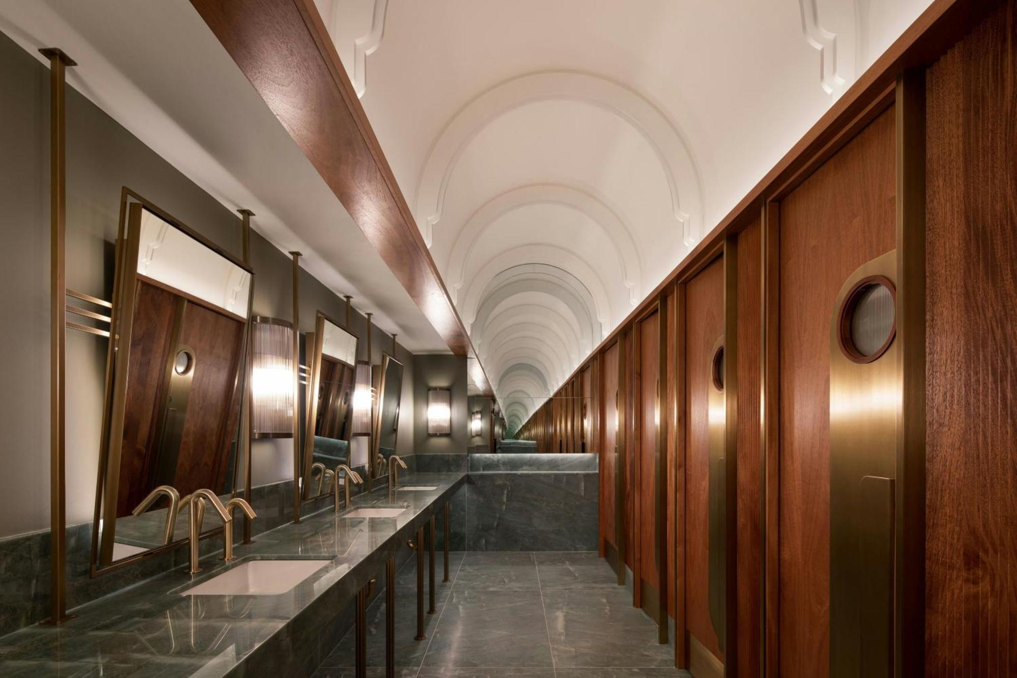 Honeyrose Hotel, Montreal, A Tribute Portfolio Hotel Esterno foto The interior of the public lavatory at the station