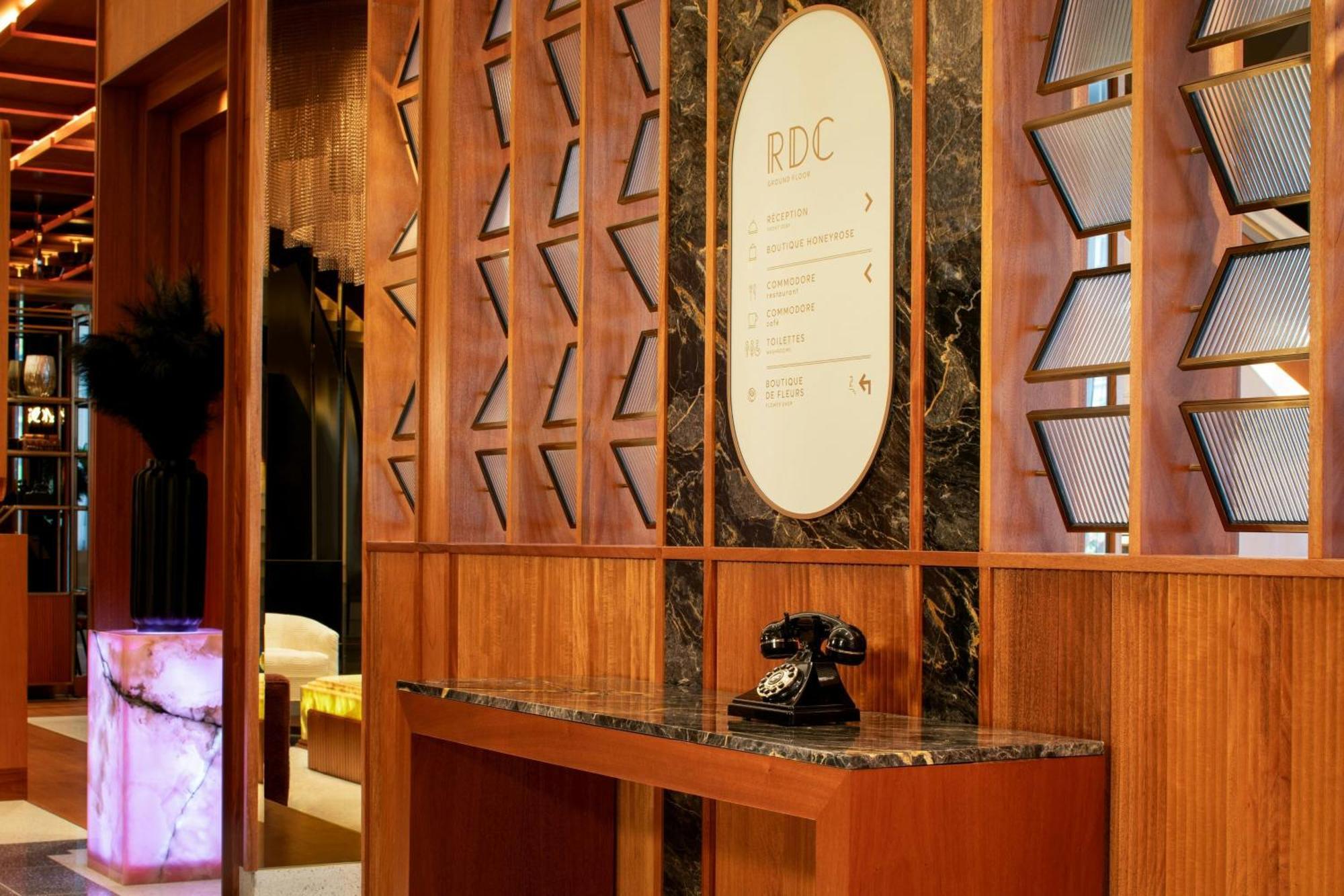 Honeyrose Hotel, Montreal, A Tribute Portfolio Hotel Esterno foto The interior of the lobby