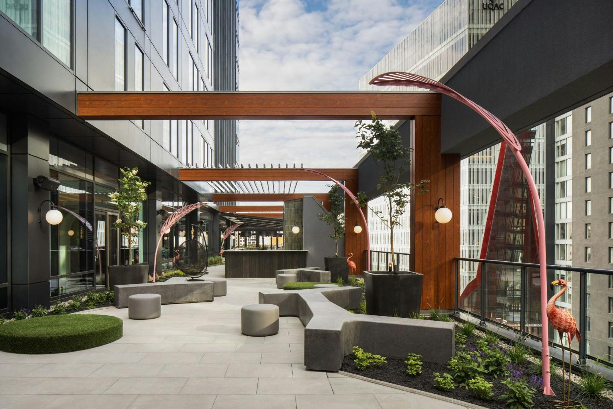 Honeyrose Hotel, Montreal, A Tribute Portfolio Hotel Esterno foto The outdoor patio at the 10th floor of the building